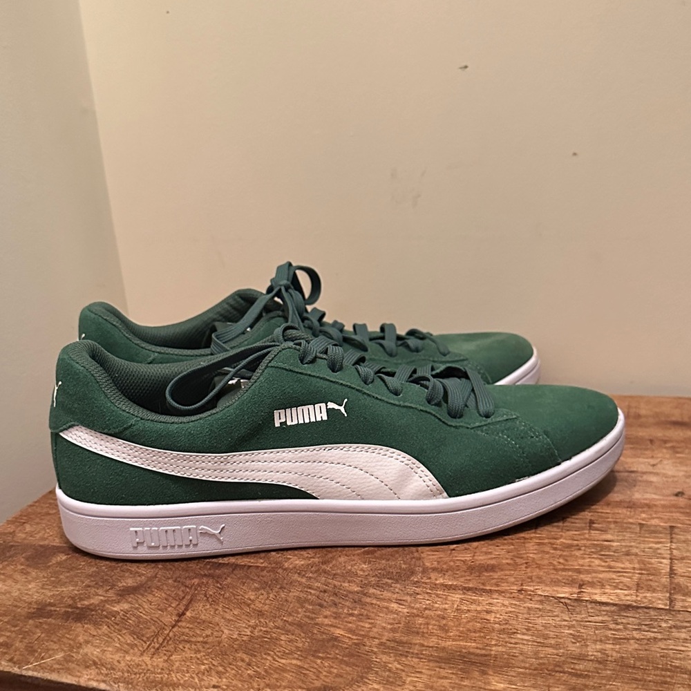 Puma Men's Forest Green and White Sneakers